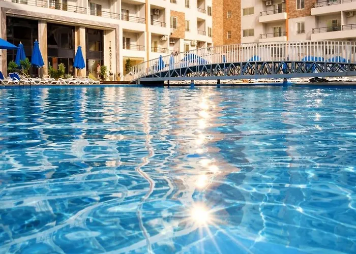 Private Pool Relaxing *